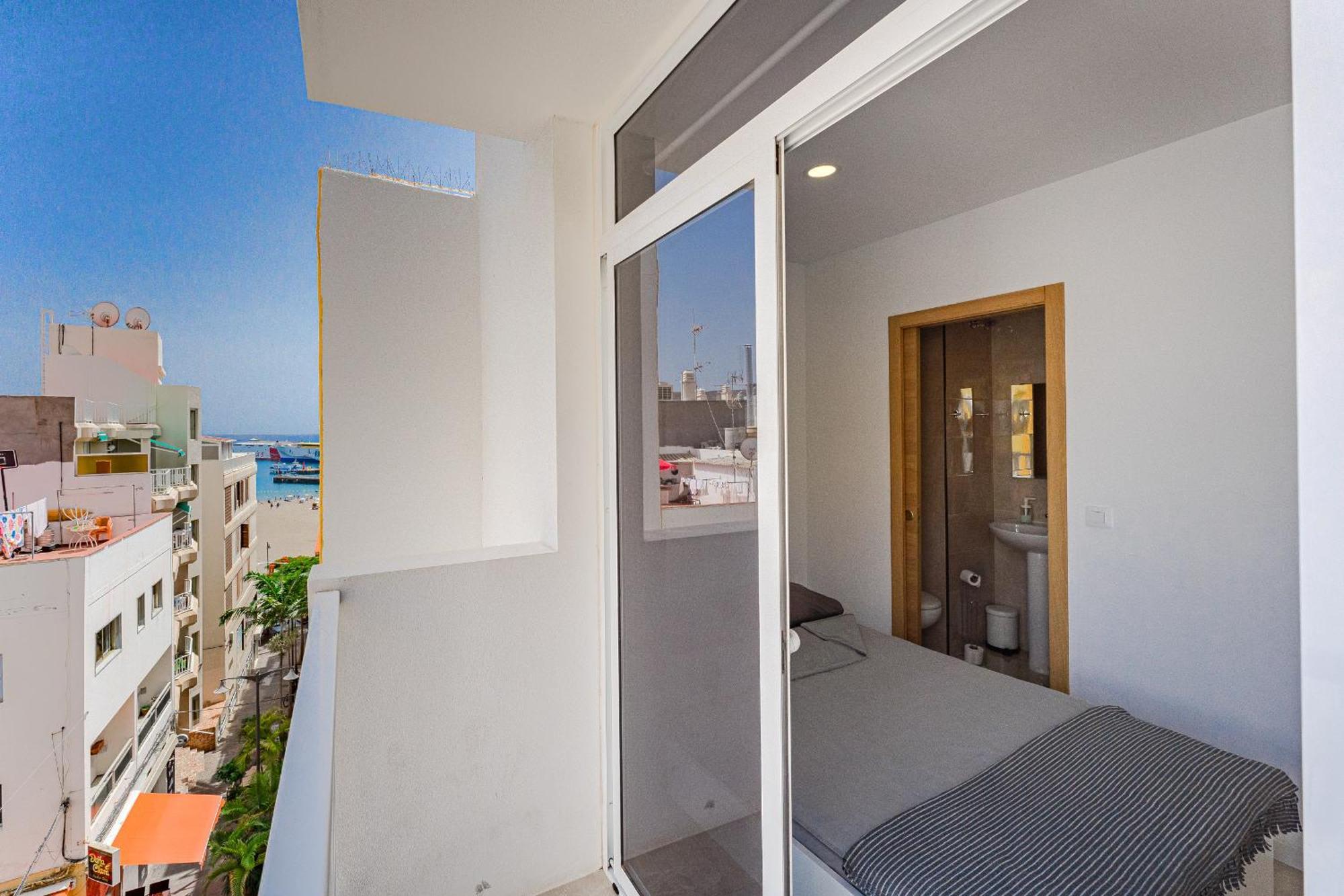 Few Steps From The Beach Hostel In Los Cristianos Arona (Tenerife) Exterior foto